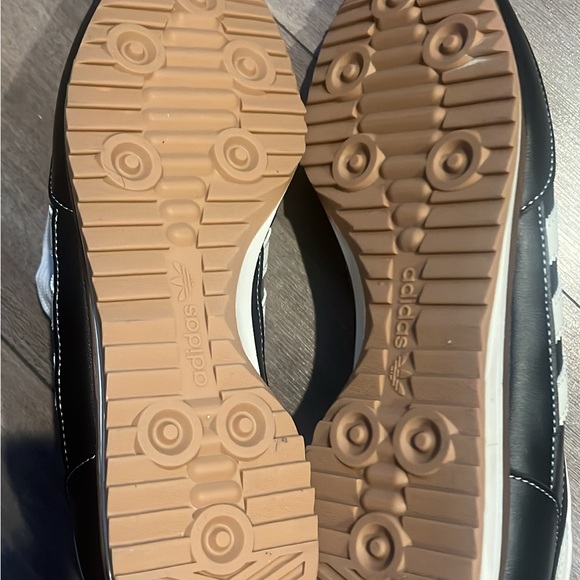 Black Leather Adidas SL 72| Never Worn - Picture 4 of 6